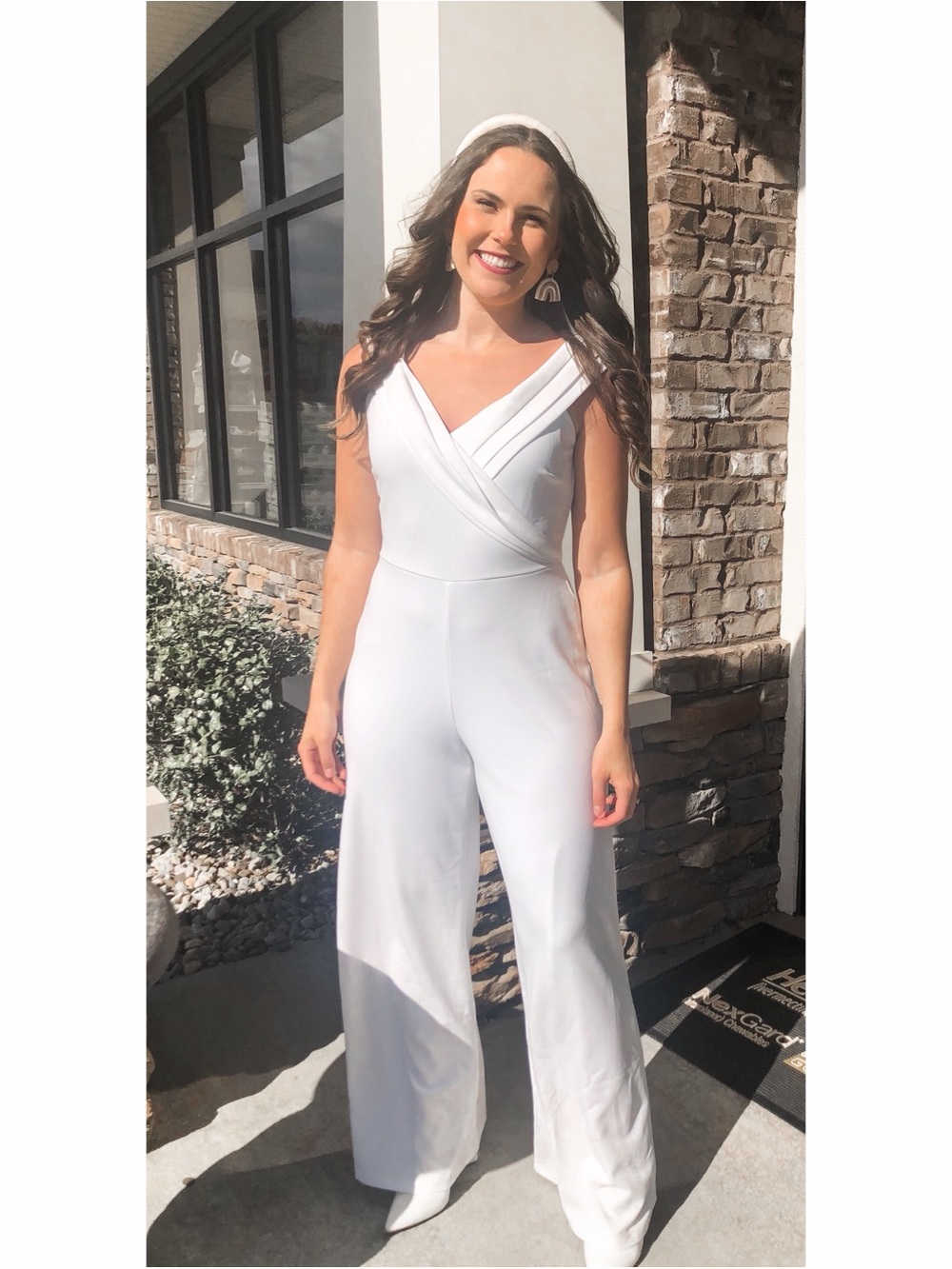 Elegant White V-Neck Wide-Leg Dress